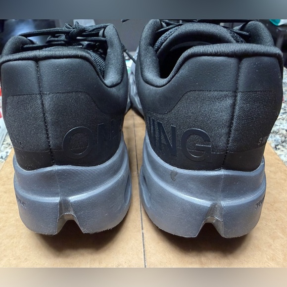 On Cloud men’s 9 cloud surfer next- customer return- no box main image 5